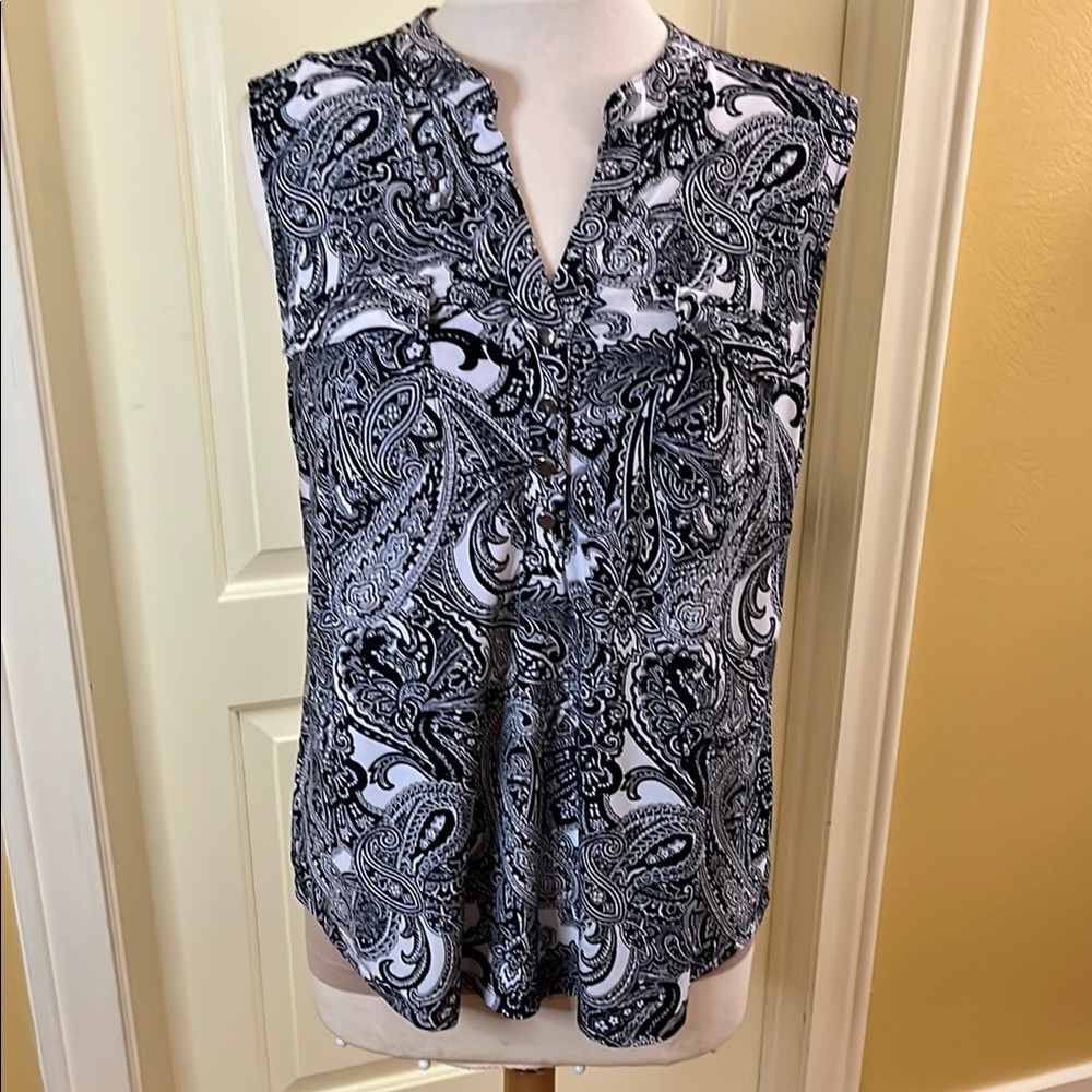 Paisley Print Sleeveless Top - Black and White